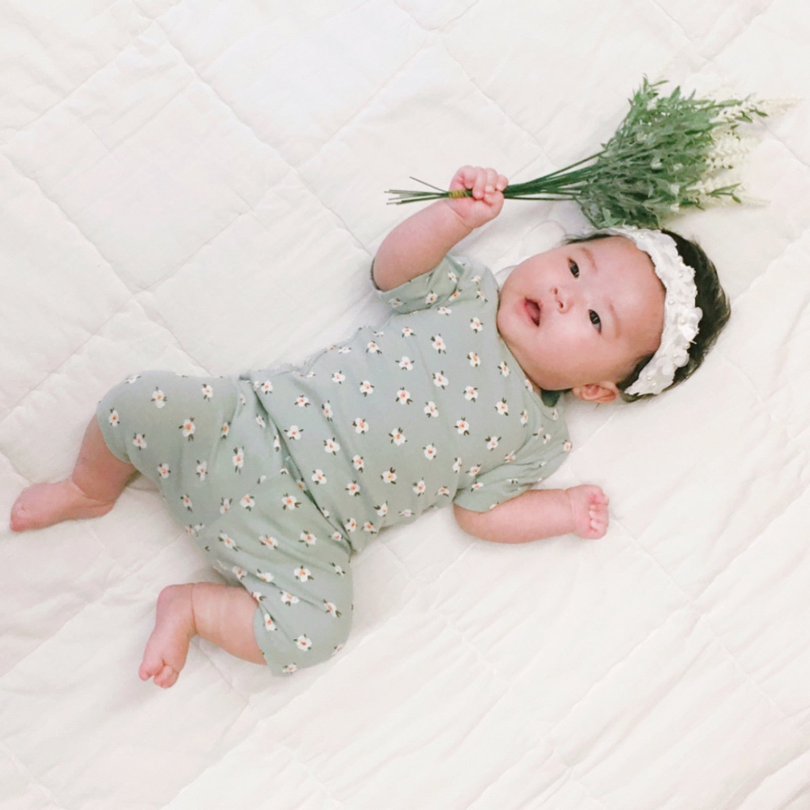 Lovely Little Girls Breathable 3pc Floral Sets Print Knitted Short Sleeve T-shirts+Shorts+Headband